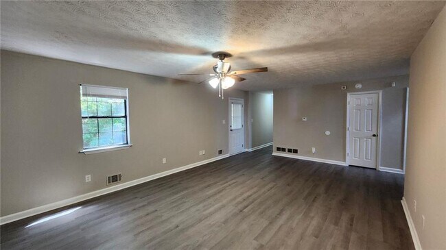 Building Photo - 3724 Spring Garden Ln