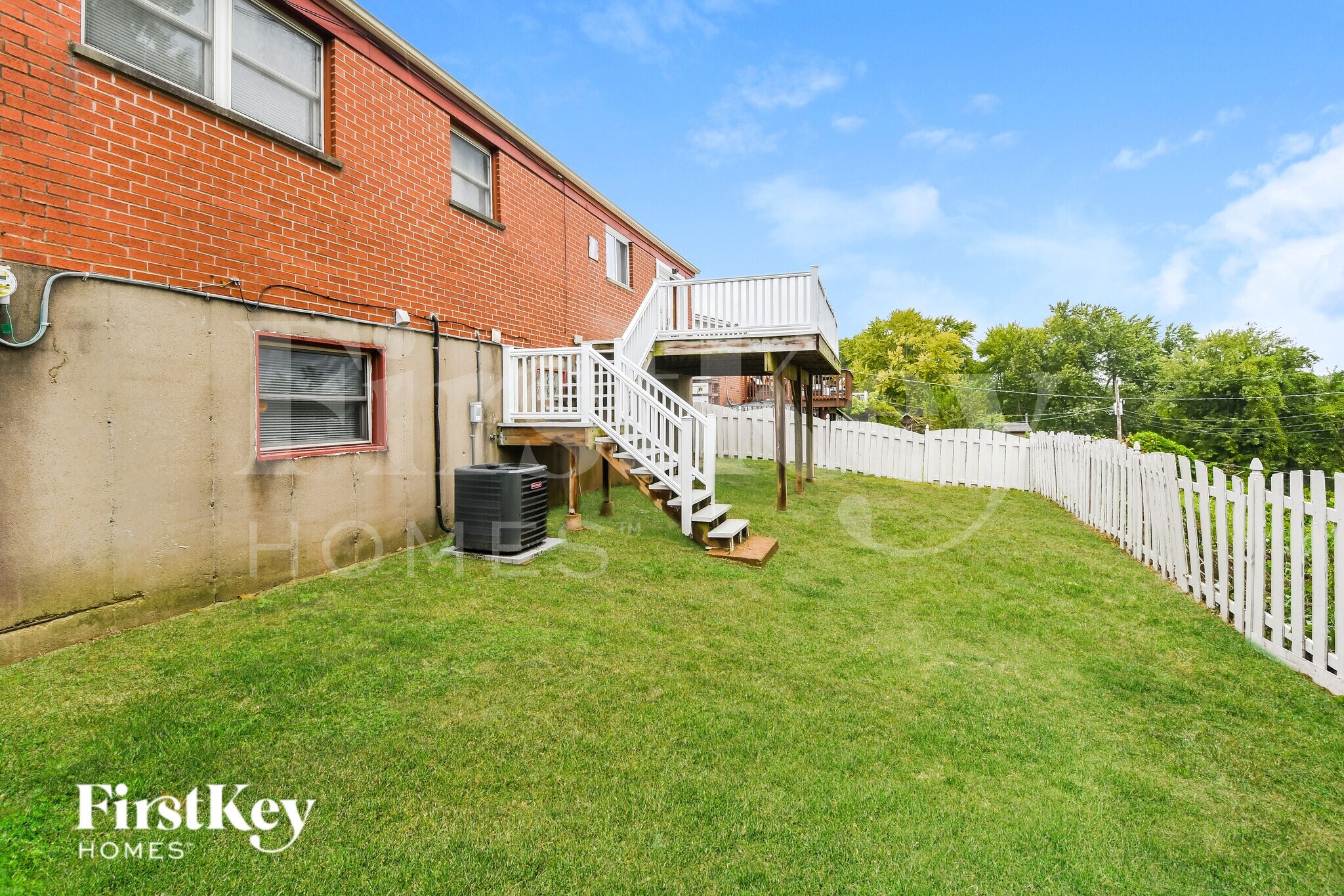 Building Photo - 3915 Rodapa Dr