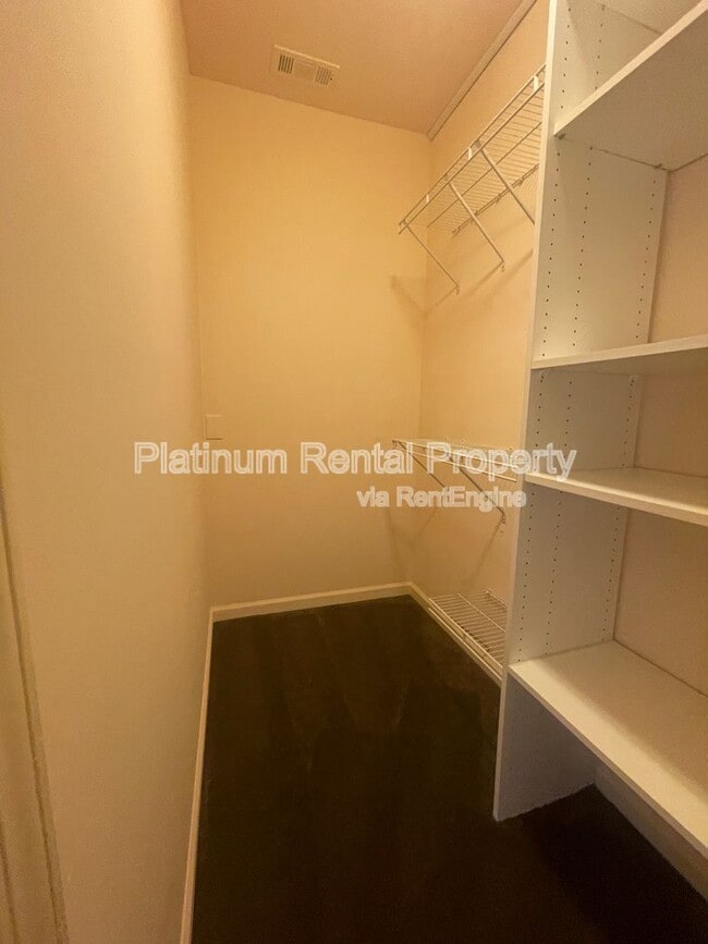 Building Photo - 1460 Wembley Ct NE