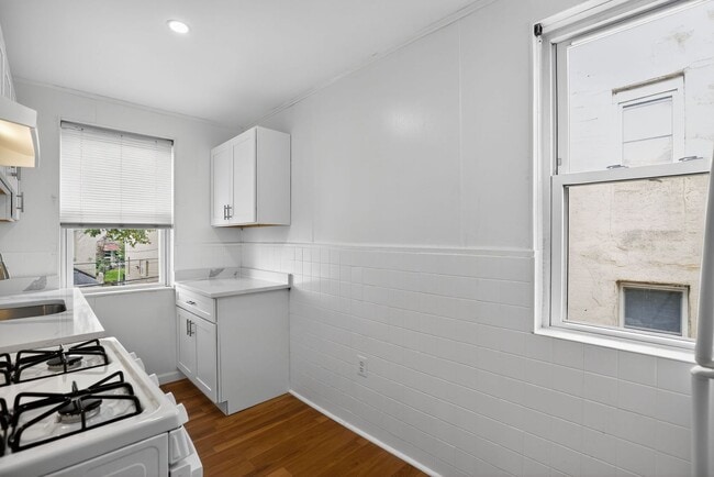 Building Photo - Narcissus