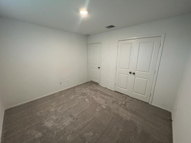 Building Photo - 18922 Western Fls Ct