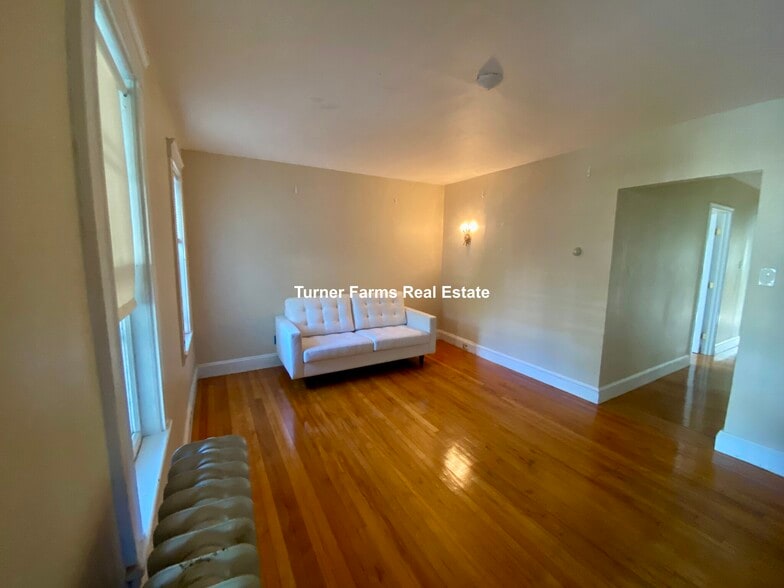 Building Photo - 89 Hillsdale Rd