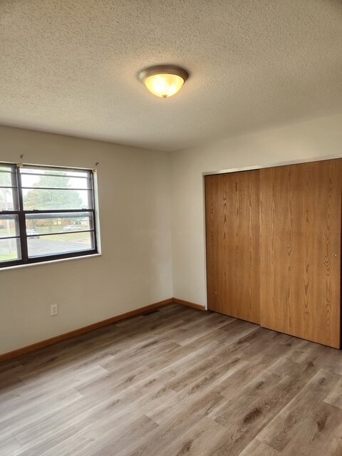 Building Photo - 32 Bellevue Dr