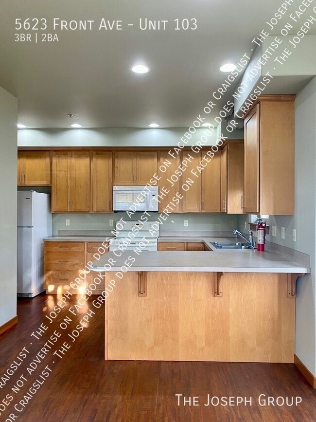 Building Photo - 5623 Front Ave