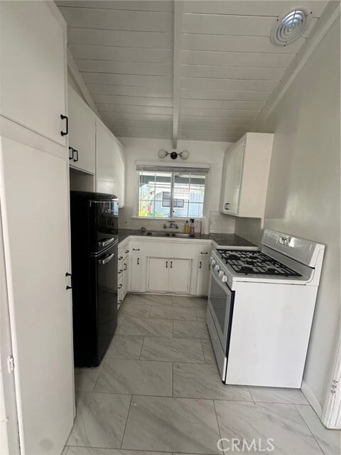 Building Photo - 306 Dahlia Pl
