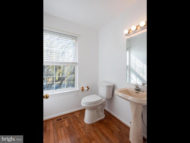 Building Photo - 109 Driftwood Ln