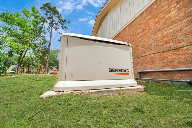 Building Photo - 11811 Campos Dr