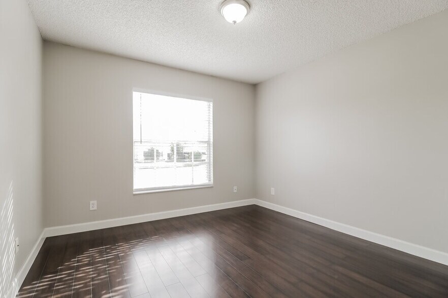 Building Photo - 14525 Lisalynne Ct