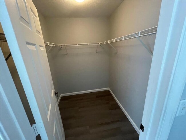 Building Photo - 6301 Landings Terrace