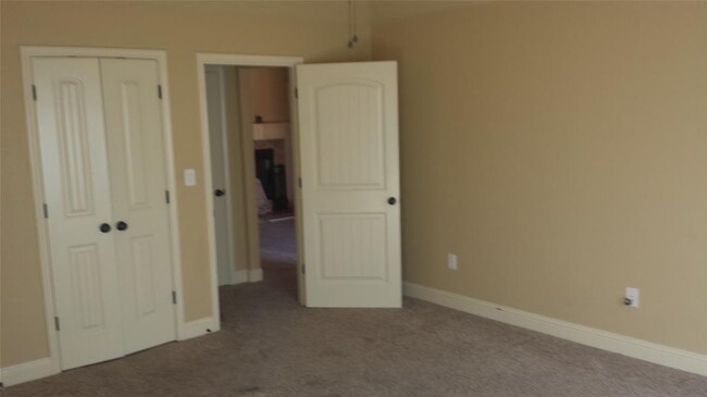Building Photo - 7617 Tuscany Dr