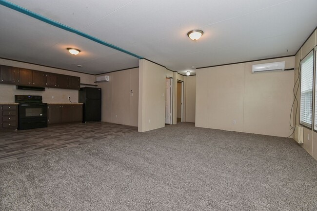 Building Photo - 550 Quail Run Cir