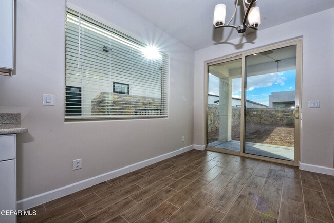 Building Photo - 705 Paseo De La Reina St