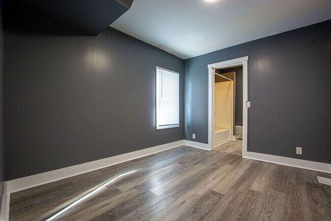 Building Photo - 2523 Ames Ave