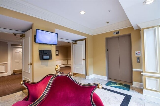 Building Photo - 3275 Lenox Rd NE