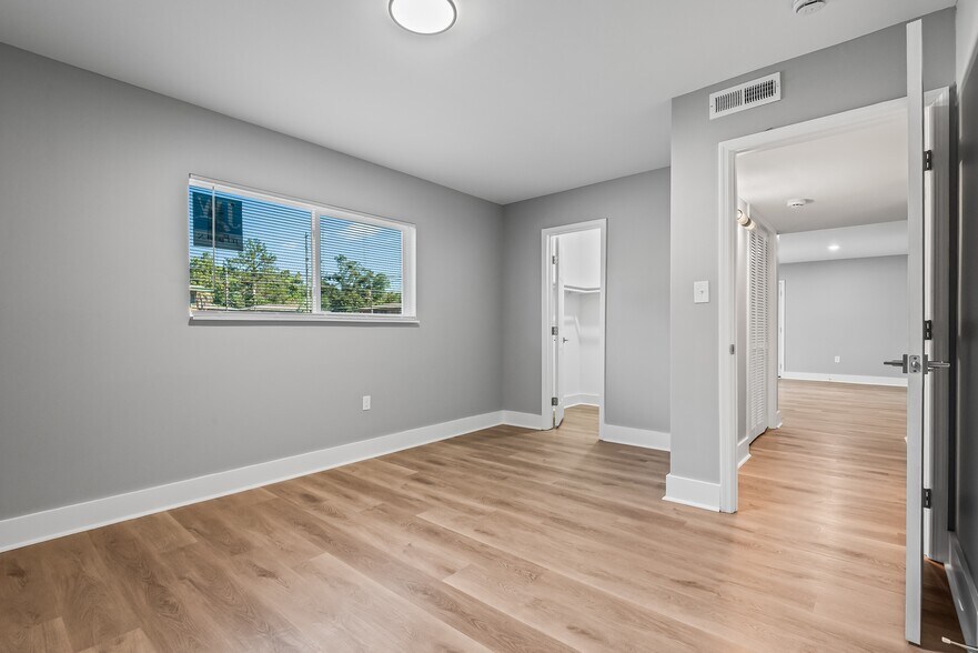 Building Photo - Serenity Place Central