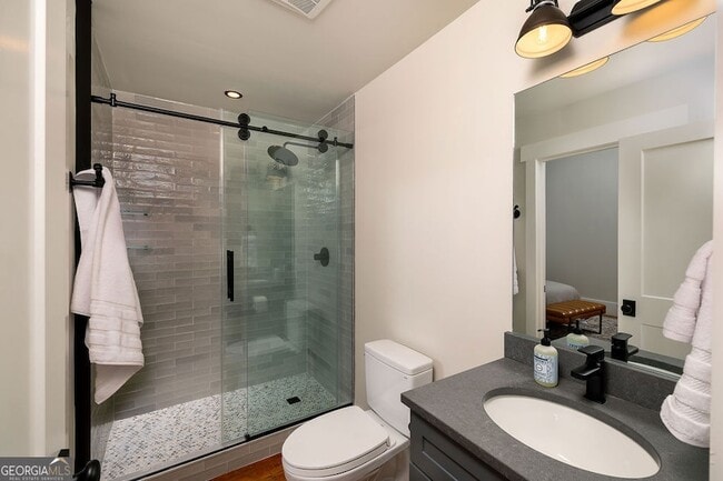 Building Photo - 200 Barrett St