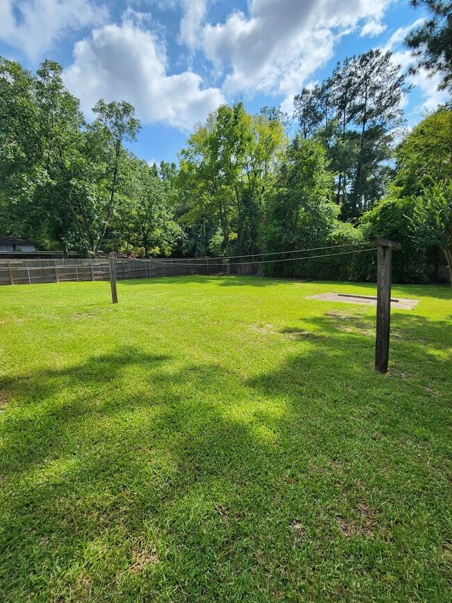 Building Photo - A GEM located close to Ft Benning