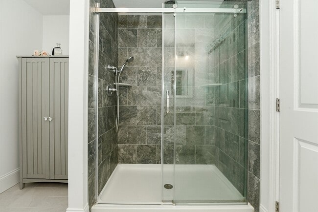 Building Photo - 18 Cleary Cir