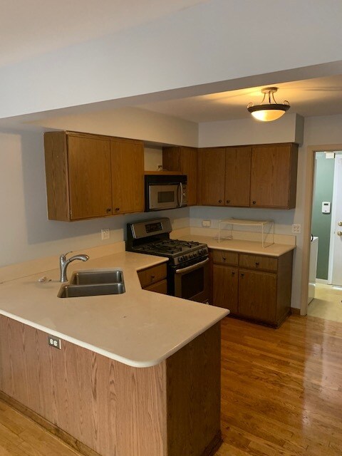Building Photo - 820 Dracut Ln