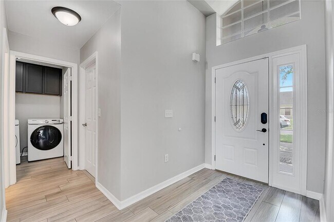 Building Photo - 1428 Casterton Cir