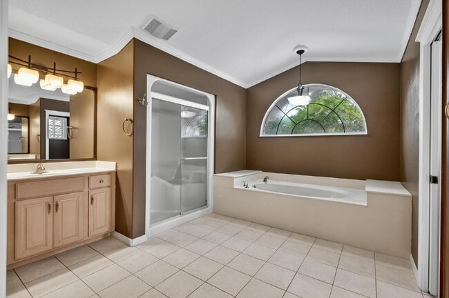 Building Photo - PINE LAKES POOL HOME