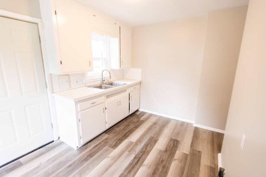 Building Photo - 3725 Watson Ave