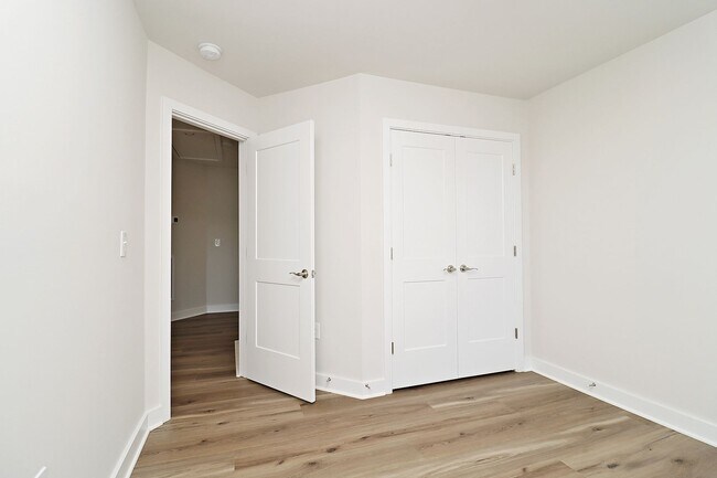 Building Photo - Dog-Friendly Townhouse Just South of Downtown Charlottesville