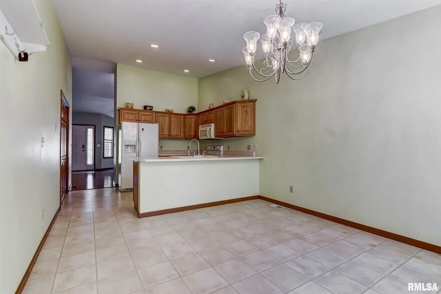 Kitchen - 3209 Sequoia Dr