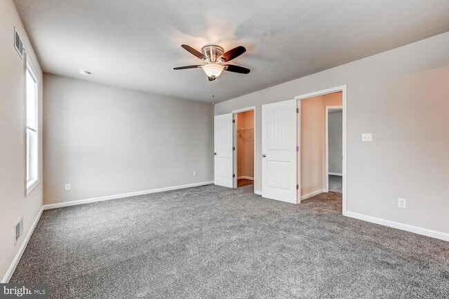 Building Photo - 180 Breezewood Dr