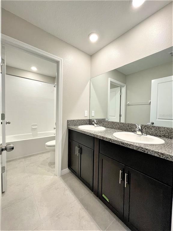 Building Photo - 7048 Samuel Ivy Dr