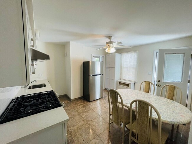 Building Photo - 0 Bella Vista Ave