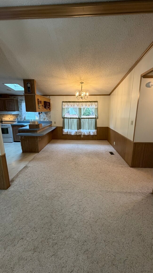 Building Photo - 629 Pine Hill Rd