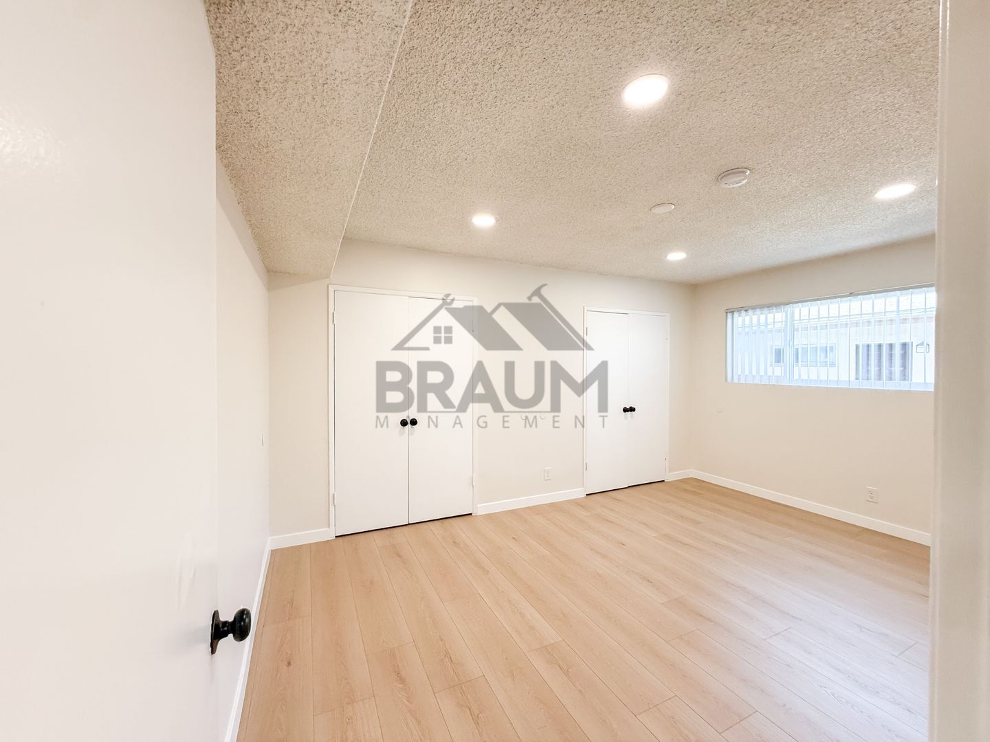 Building Photo - 6041 Whitsett Ave