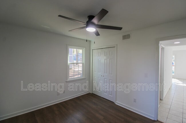 Building Photo - 910 Sea Gull Dr