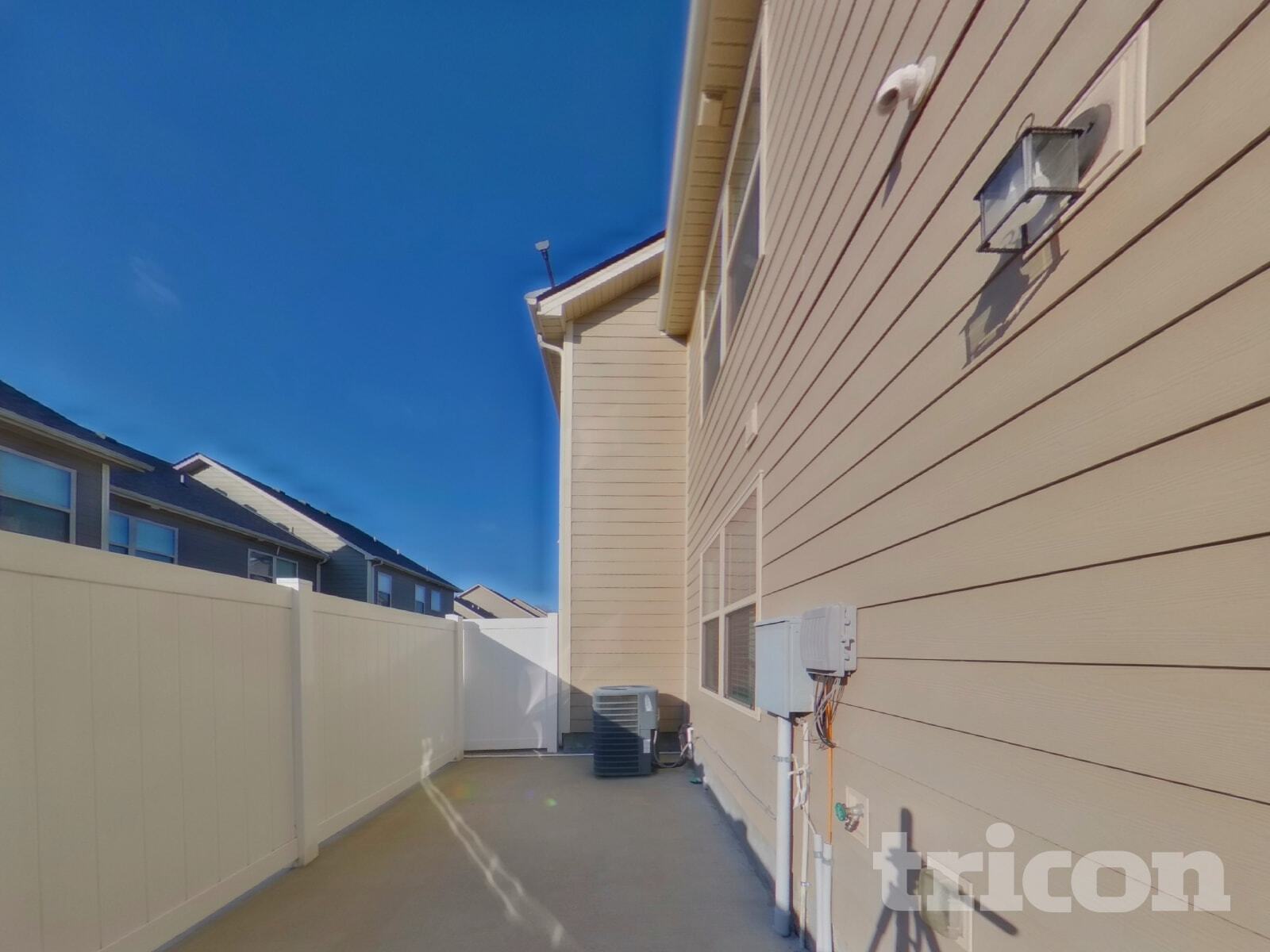 Building Photo - 4009 Commons Dr