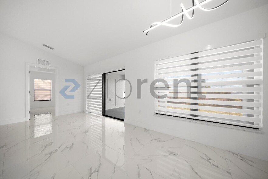 Building Photo - 4117 NE 16th Ave