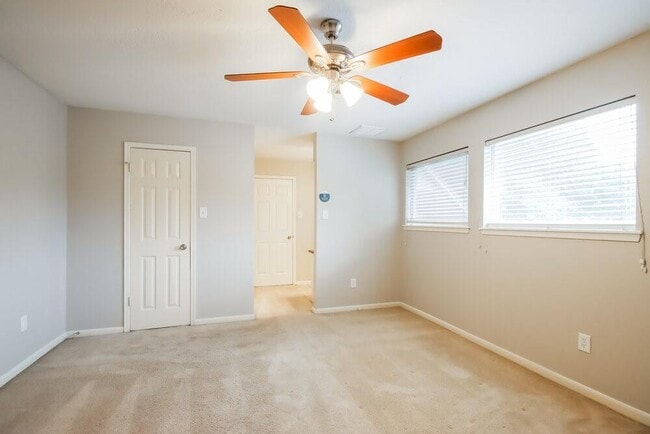 Building Photo - 11906 Swan Creek Dr
