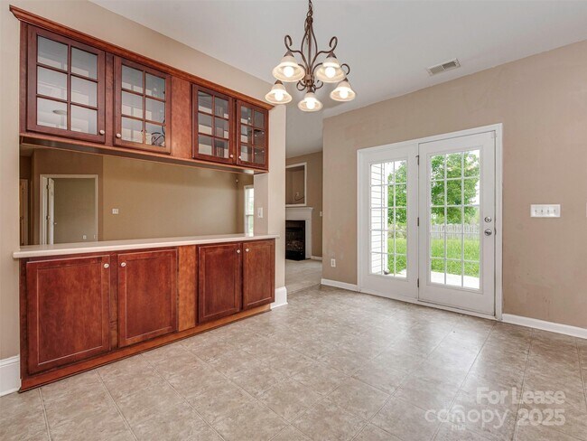 Building Photo - 5607 Fulton Ridge Dr