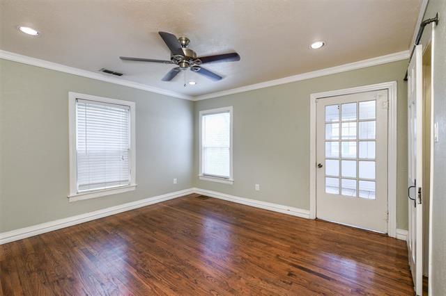 Building Photo - 4421 Calmont Ave