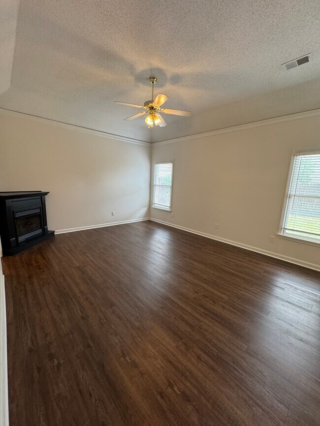 Building Photo - 1966 Abbott Cove