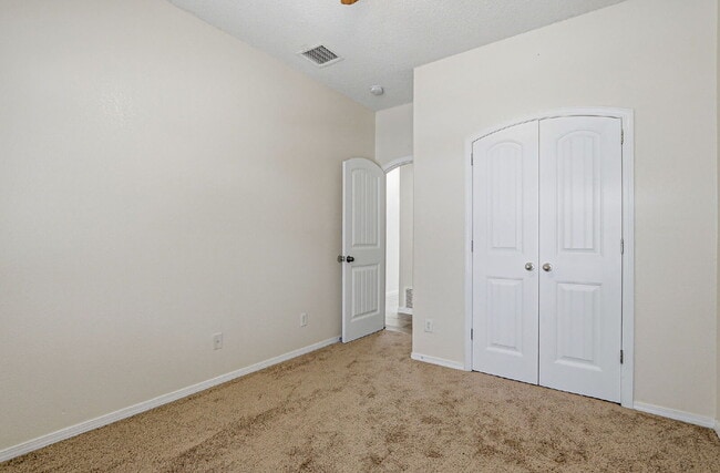 Building Photo - 4-Bedrooms in 79928 with Spacious 1757 Sq Ft – Your Home Awaits!