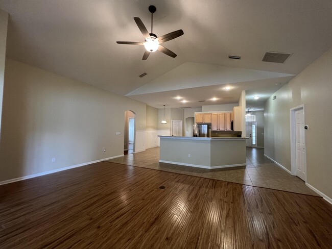 Building Photo - 3466 Laurel Leaf Dr