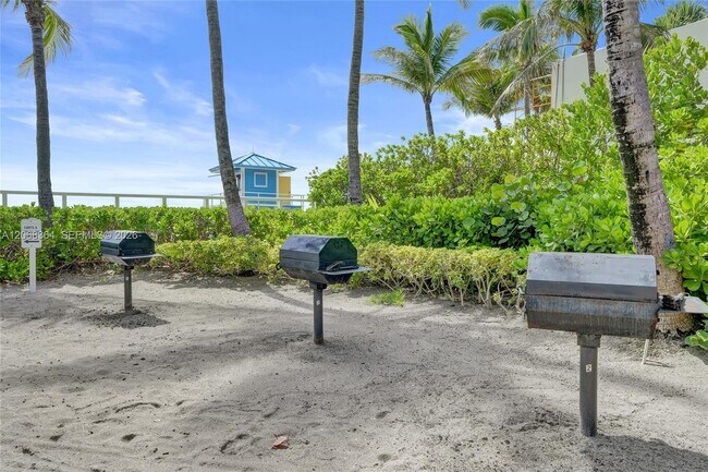 Building Photo - 3000 S Ocean Dr
