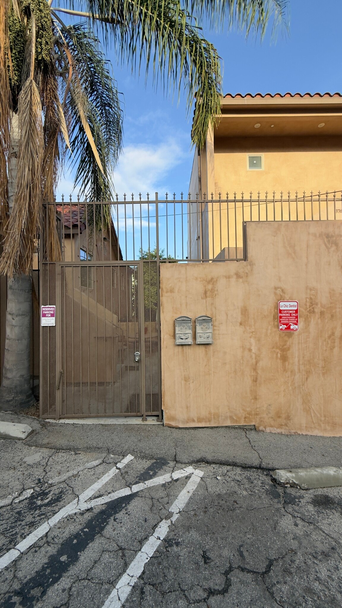 Entrance to the main building and the unit, - 3763 Sawtelle Blvd