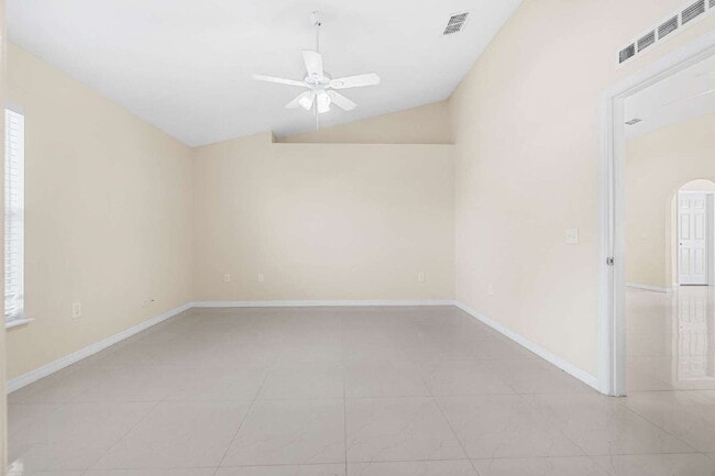 Building Photo - Spacious 3BR Home with Tile Floors & Spa-Like Primary Suite – Marion Oaks