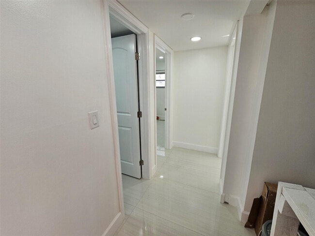 Building Photo - 6201 SW 37th St