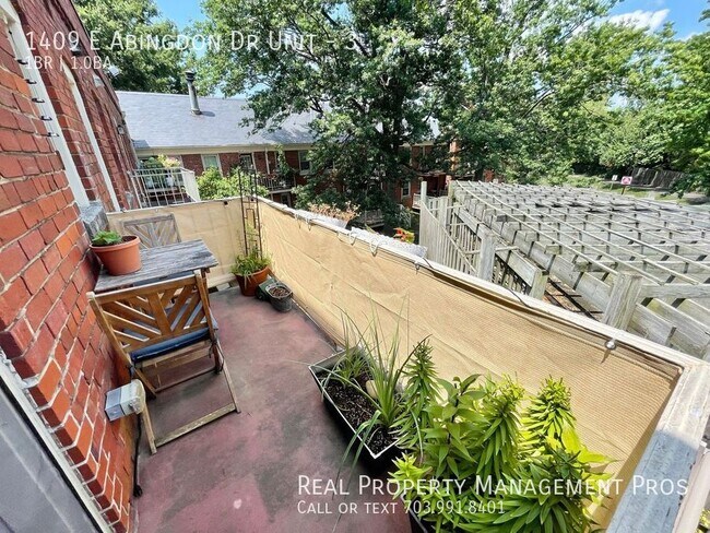 Building Photo - 1409 E Abingdon Dr