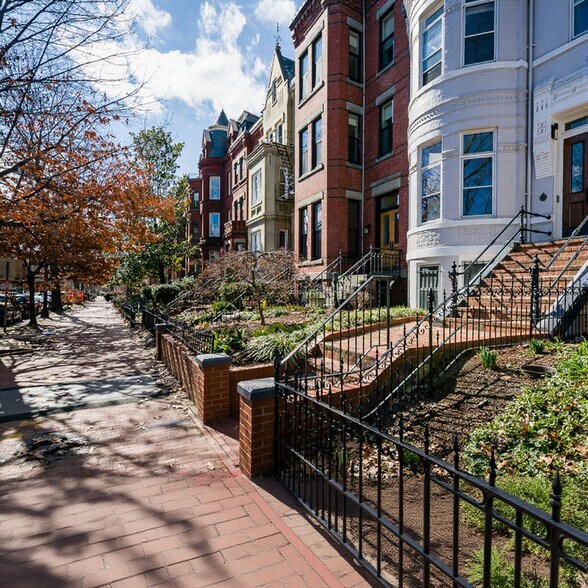 Building Photo - 1340 Vermont Ave NW