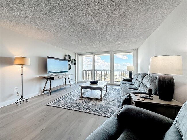 Building Photo - 400 Island Way