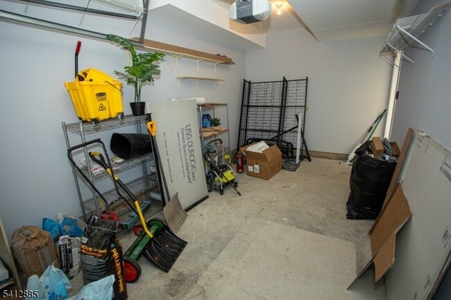 Building Photo - 267 Perry Ave